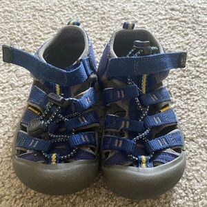 Keen toddler water sandals size 10